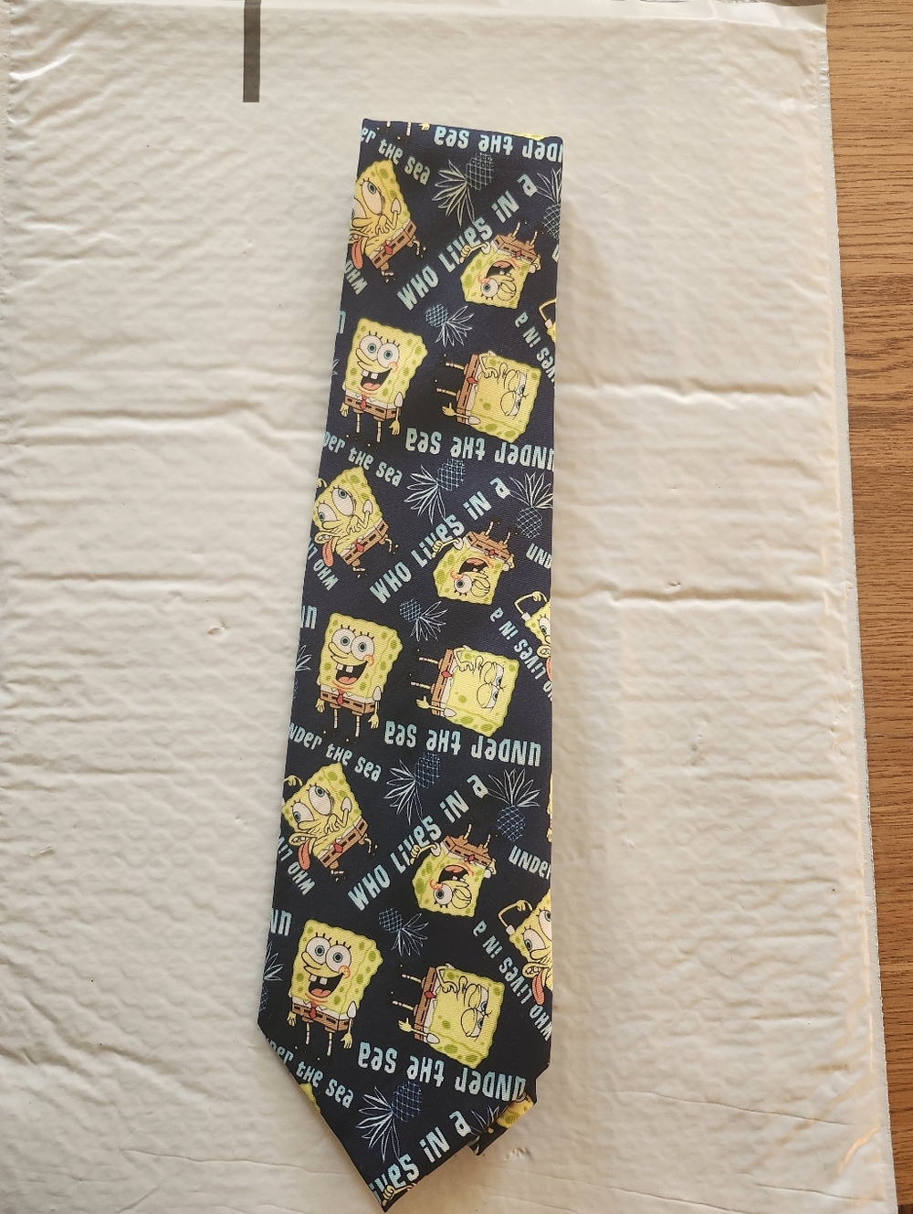 Tie Nickelodeon SpongeBob Navy and Yellow Character Tie 2004